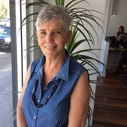 House Sitter - Robyn