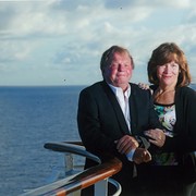 House Sitter - Energetic couple with Farm experience