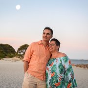 House Sitter - Happy People