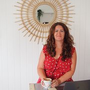 House Sitter - Mature female, animal lover, homebody