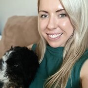 House Sitter - Kim, 37, experienced pet sitter.