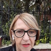 House Sitter - Mature professional lady house-sitter