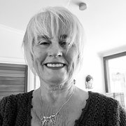 House Sitter - City mouse, country mouse.