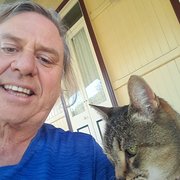 House Sitter - Professional Pet Sitter for 9 years .   