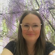 House Sitter - Erica loves animals and gardening