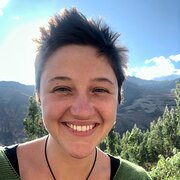 House Sitter - Loving House Sitter 