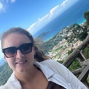 House Sitter - Reliable and trustworthy pet sitter 