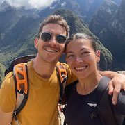 House Sitter - Pet-loving couple!