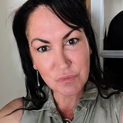 House Sitter - Professional Trustworthy Female  