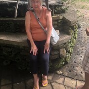 House Sitter - Pet whisperer