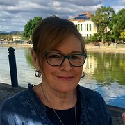 House Sitter - SIngle Caring Animal Lover. Non Smoker