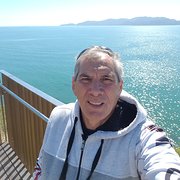 House Sitter - Haz and Maz. Happy House Sitter's.