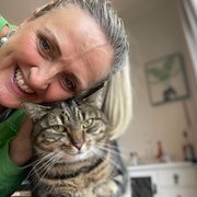 House Sitter - Angie.  secure your  sitter now