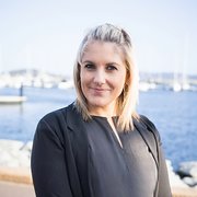 House Sitter - Carly