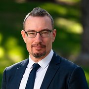 House Sitter - Shaun