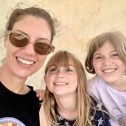 House Sitter - Dynamic family for urban and rural pets