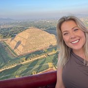 House Sitter - Friendly pup-lovin student!