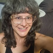 House Sitter - Loves dogs, cats and gardens!