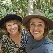 House Sitter - Animal loving & house proud couple