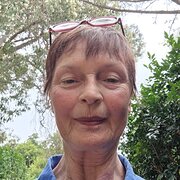 House Sitter - Jenni