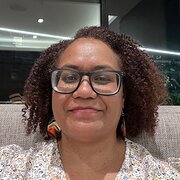 House Sitter - Ness - Neat & tidy