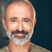 House Sitter - Calm Creative Caring