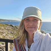 House Sitter - Warm Hearted Woman work from home