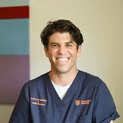 House Sitter - Dental Student, That Loves Dogs!