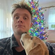 House Sitter - Maciej - Your Home's Best Friend