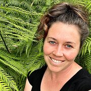 House Sitter - A Caring Single Mum And Her Son