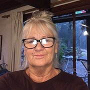 House Sitter - Linda