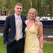 House Sitter - Taylor & Lucy - Animal Lovers