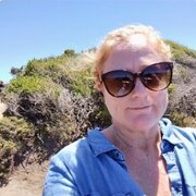 House Sitter - Reliable Animal Lover