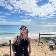 House Sitter - Brooke- Reliable, Kind, Tidy