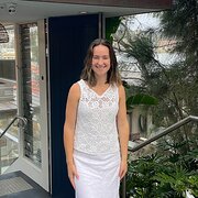 House Sitter - MISS Jade