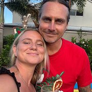 House Sitter - Family who loves animals 