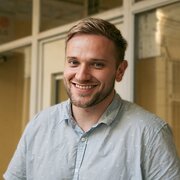 House Sitter - Luke Martin