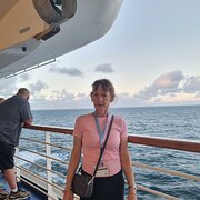 House Sitter - Leanne loves pets