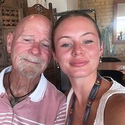 House Sitter - House Sitter & Dog Career 