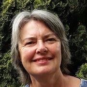 House Sitter - single woman