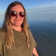 House Sitter - House & Farm Sitter- non dog placements