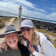 House Sitter - Pet lovers extraordinaire!!