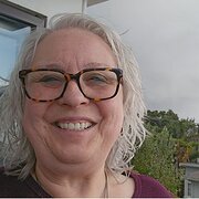 House Sitter - Mature, Retired, Seeks Pet Cuddles