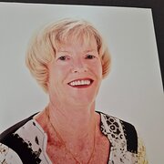 House Sitter - Lorraine van Droffelaar