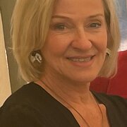 House Sitter - Retired female with high standards. 