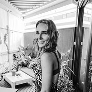 House Sitter - Emily