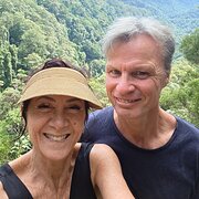 House Sitter - Professional couple, experienced sitters