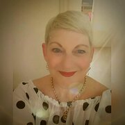 House Sitter - Mara the Manor & Mates Minder!