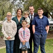 House Sitter - Seeking Freedom & Fun Fam Bam