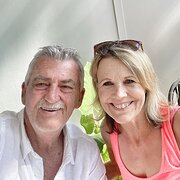 House Sitter - FrankieJ